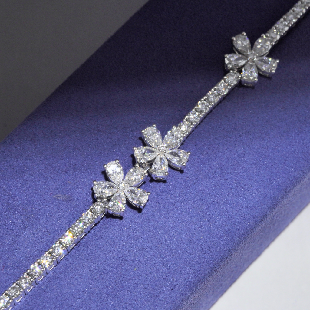 Floral Cluster Lab-Grown Diamond Tennis Bracelet in 18K White Gold | Approx. 1.7 ctw