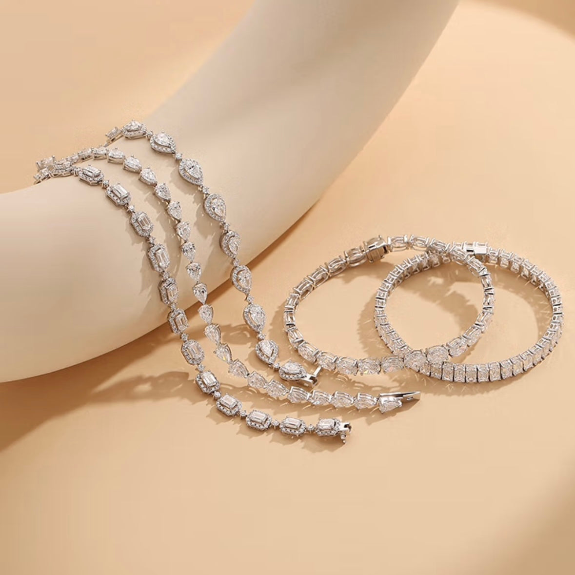 Pear-Shaped Diamond Tennis Bracelet in 18K White Gold