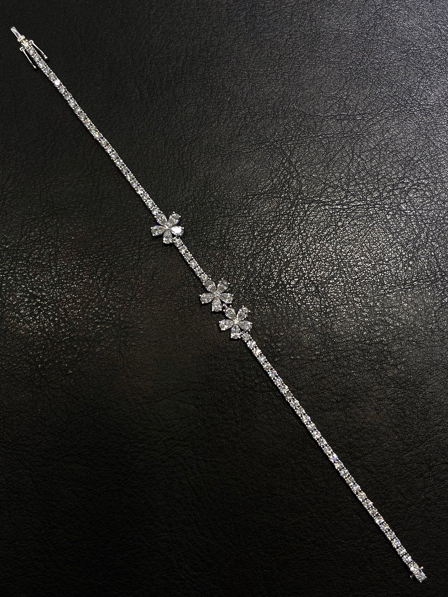Floral Cluster Lab-Grown Diamond Tennis Bracelet in 18K White Gold | Approx. 1.7 ctw