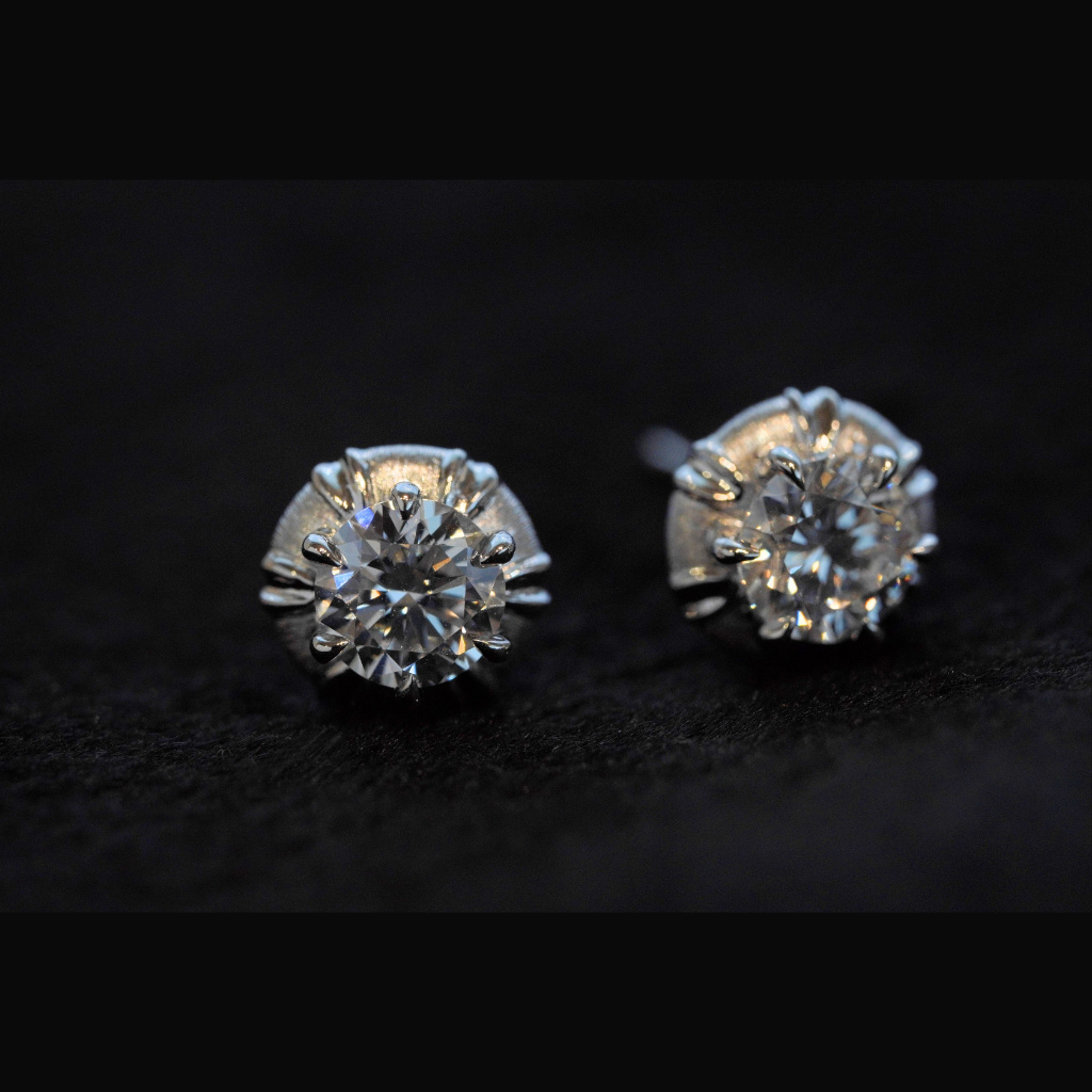 Elegant bud-shaped lab diamond earrings