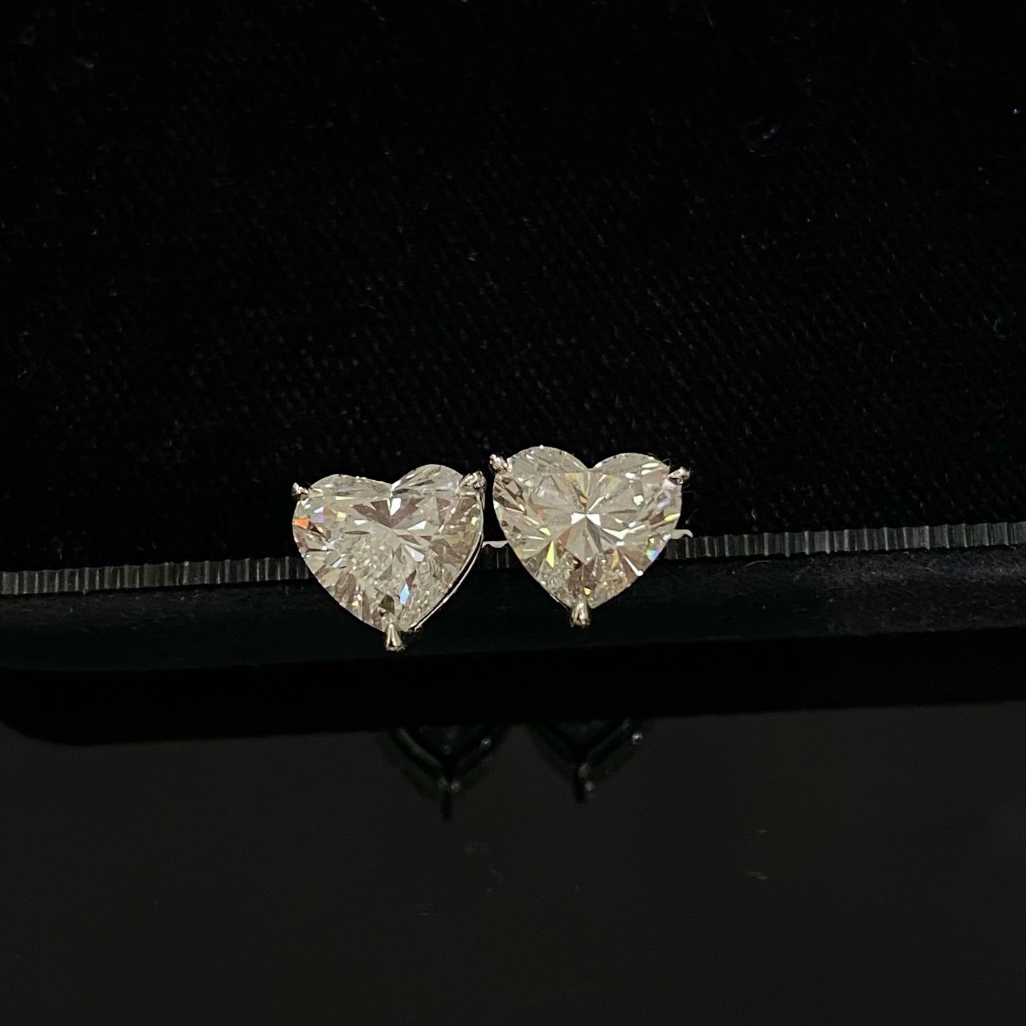 Lab-grown heart shape diamond stud earrings
