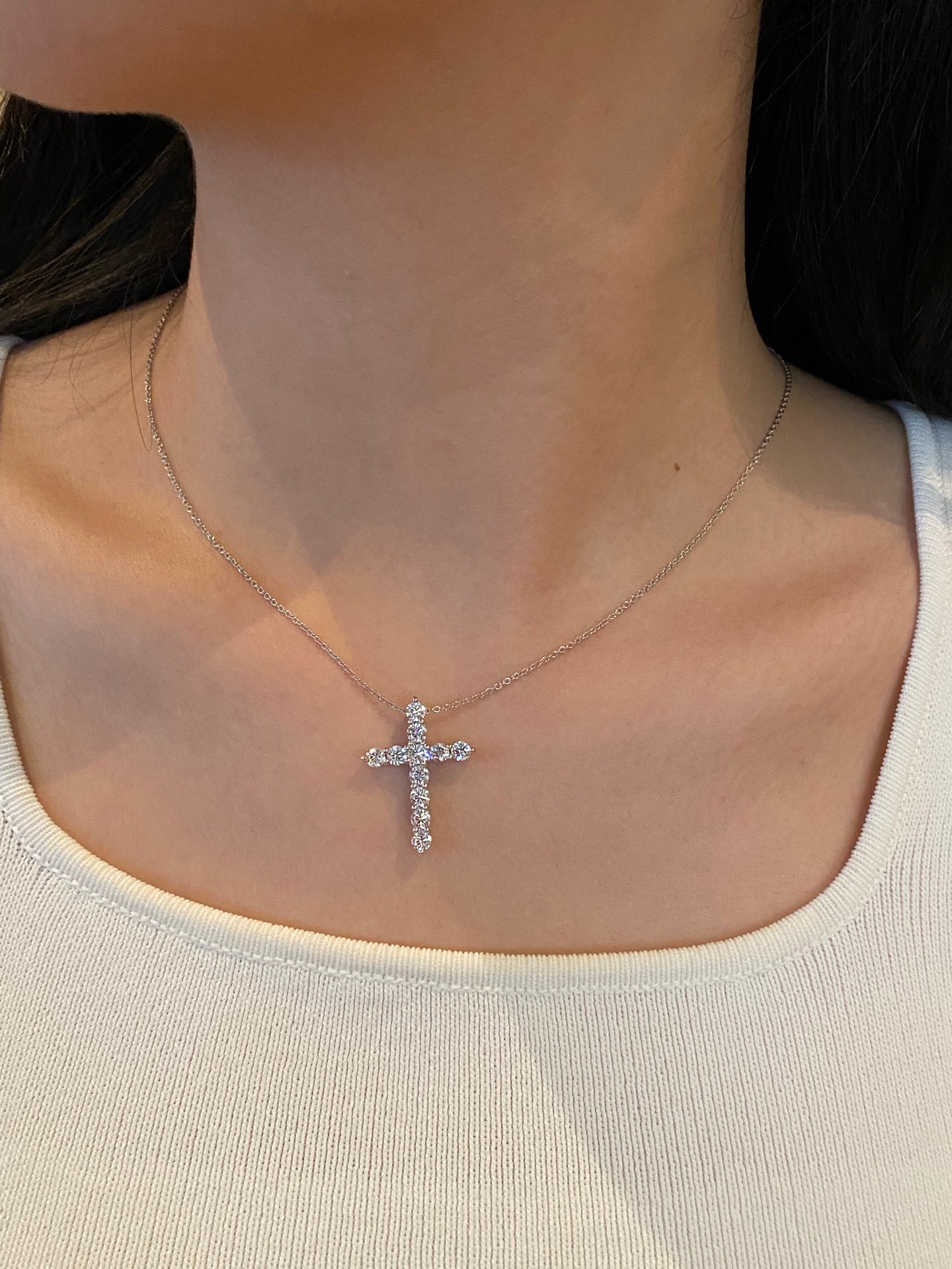Lab diamond cross necklace in platinum, 1.6 carats