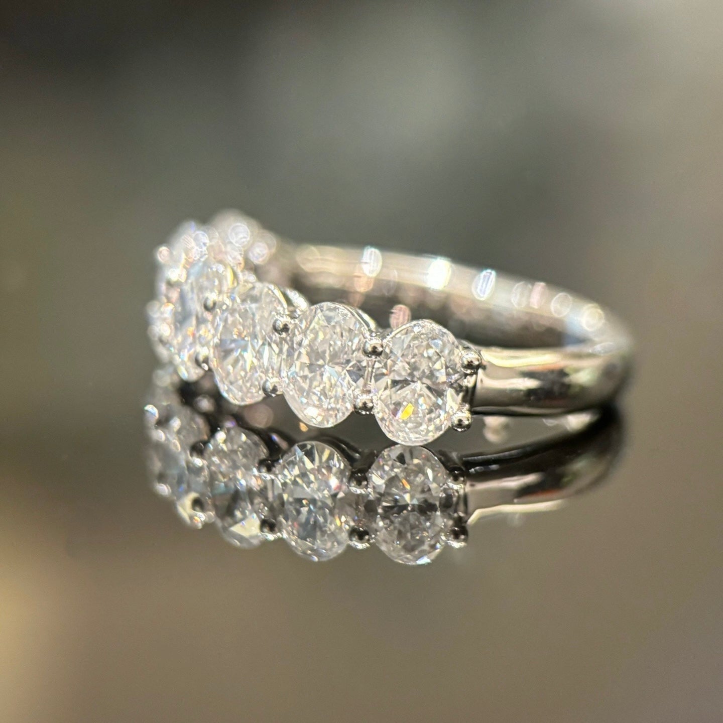 Stackable oval diamond ring