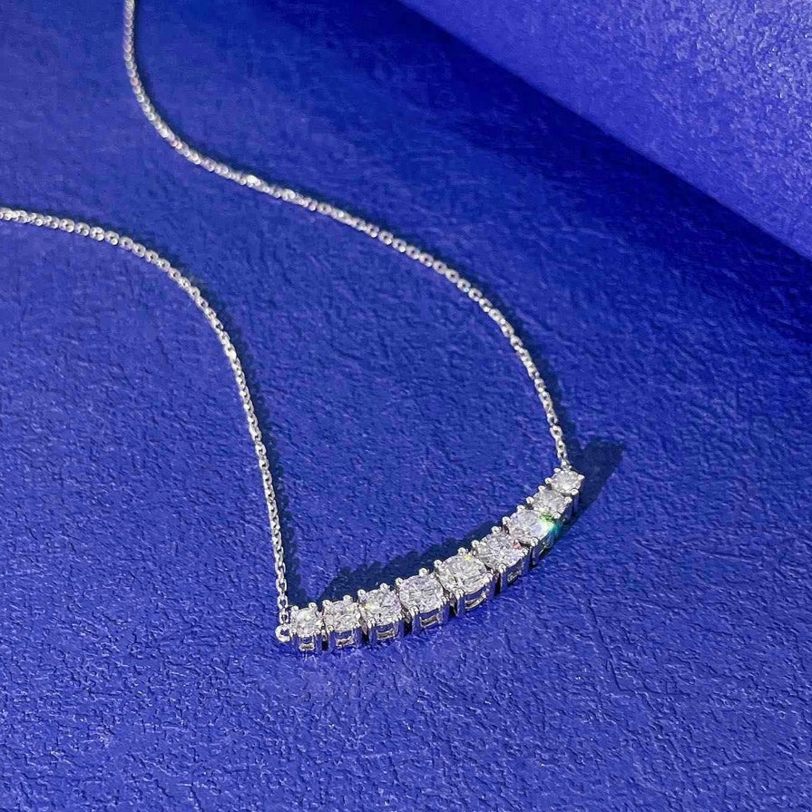 Round Lab-Grown Diamond Smile Necklace in 18K Gold