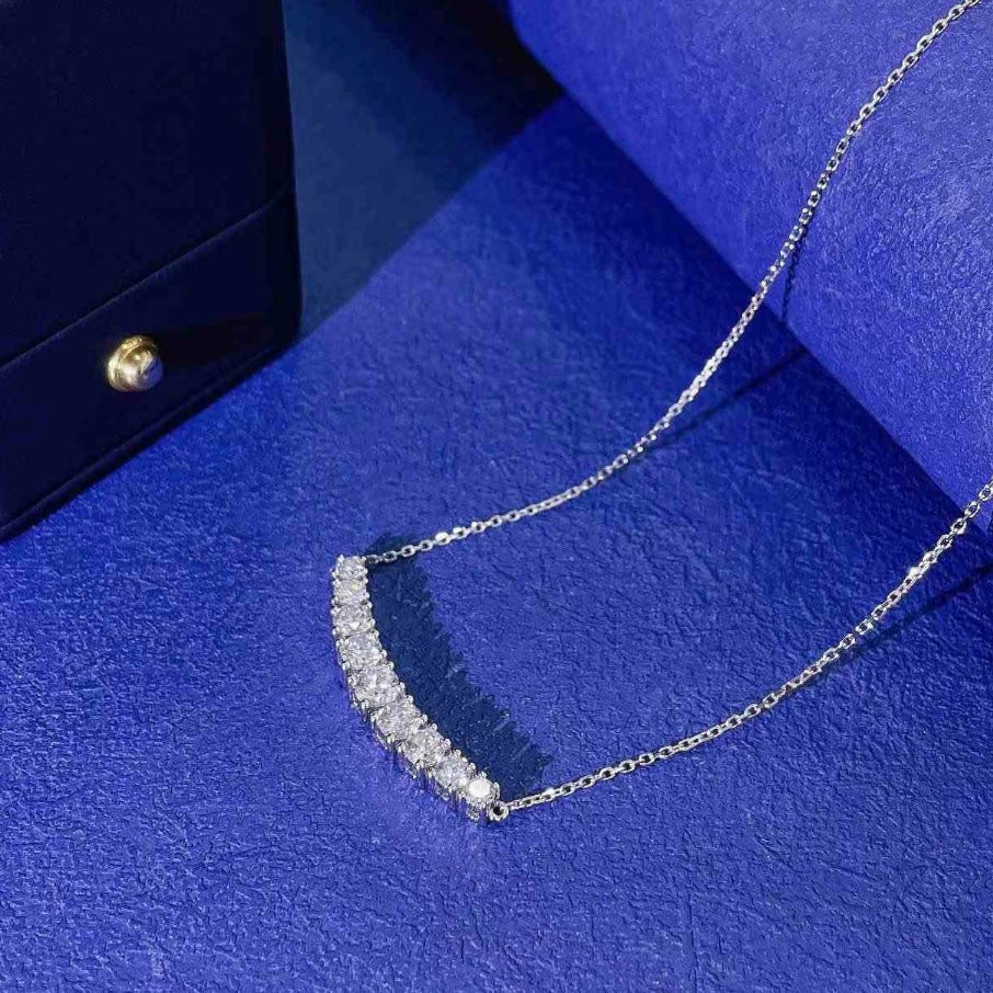 Round Lab-Grown Diamond Smile Necklace in 18K Gold