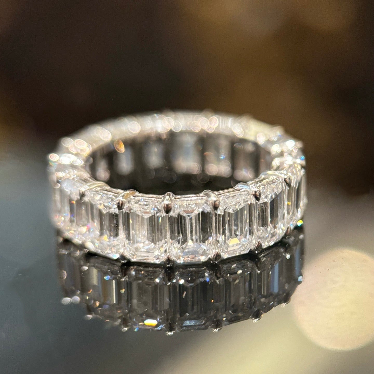 Elegant full-circle diamond ring