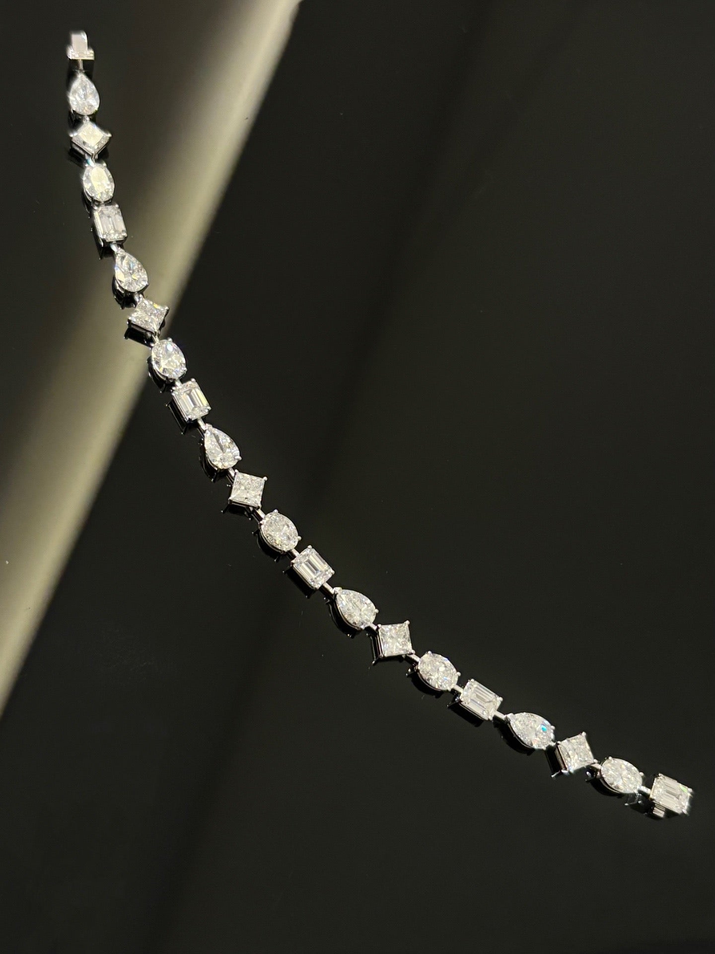 Lab- grown diamond bracelet with multiple cuts