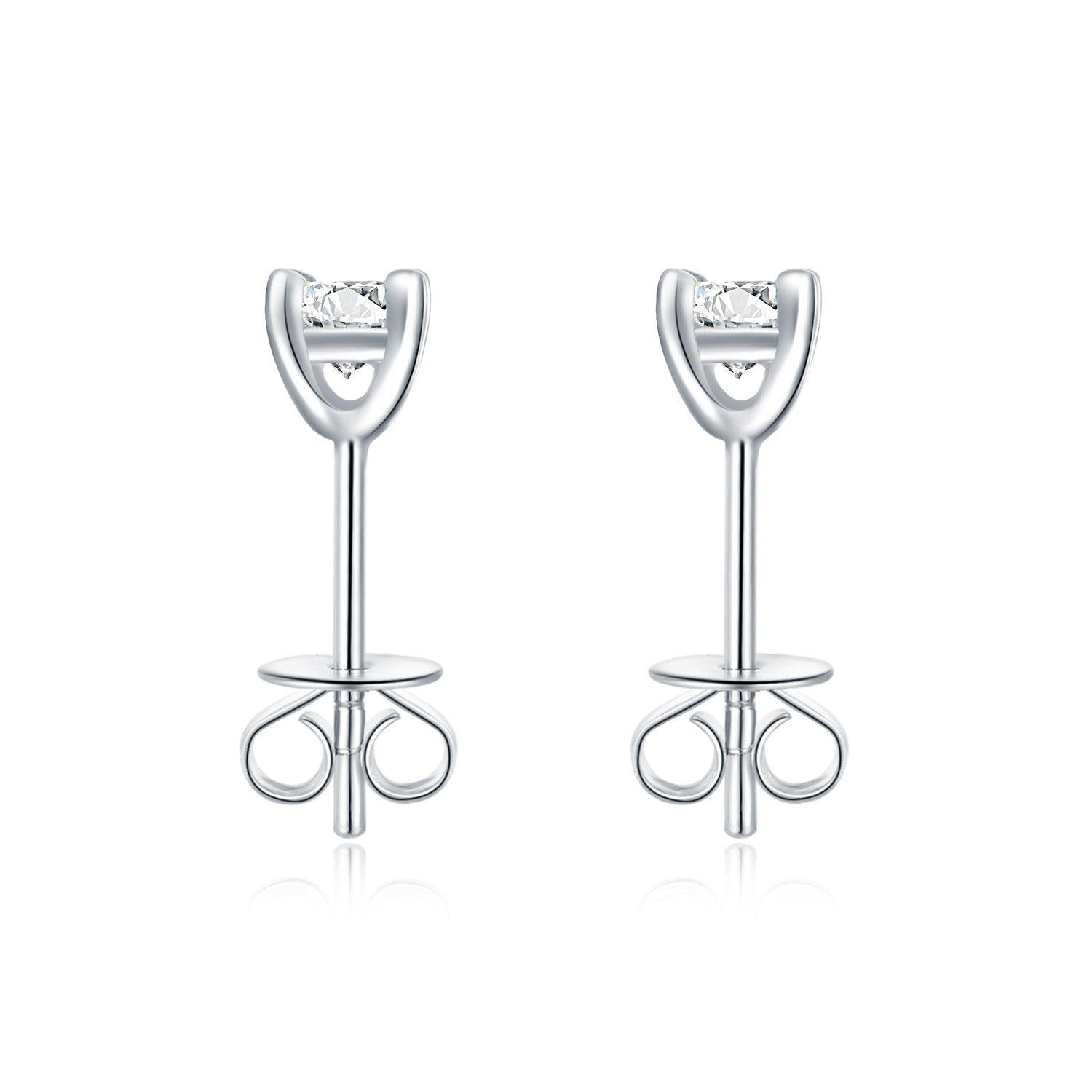 Round diamond stud earrings