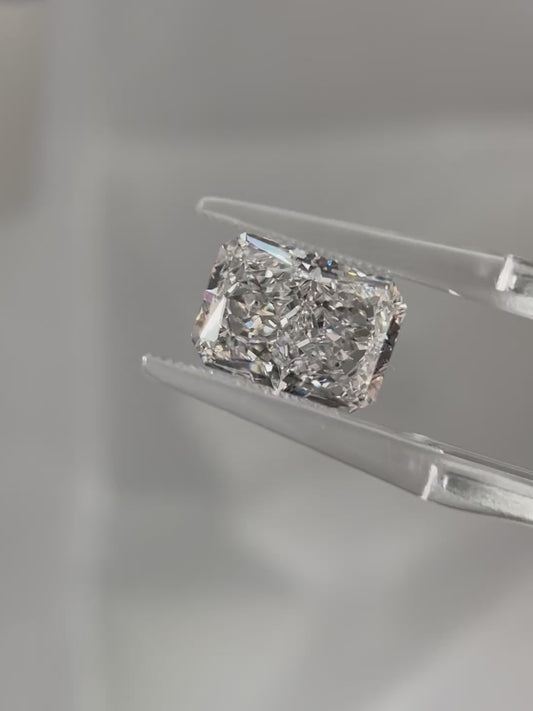 4.75ct Radiant Lab Grown Diamond (F, VVS2, EX/EX/EX)