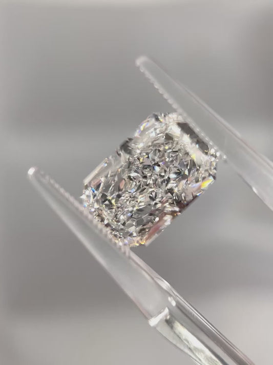 5.02ct Radiant Lab Grown Diamond (E, VVS1, EX/EX/EX)