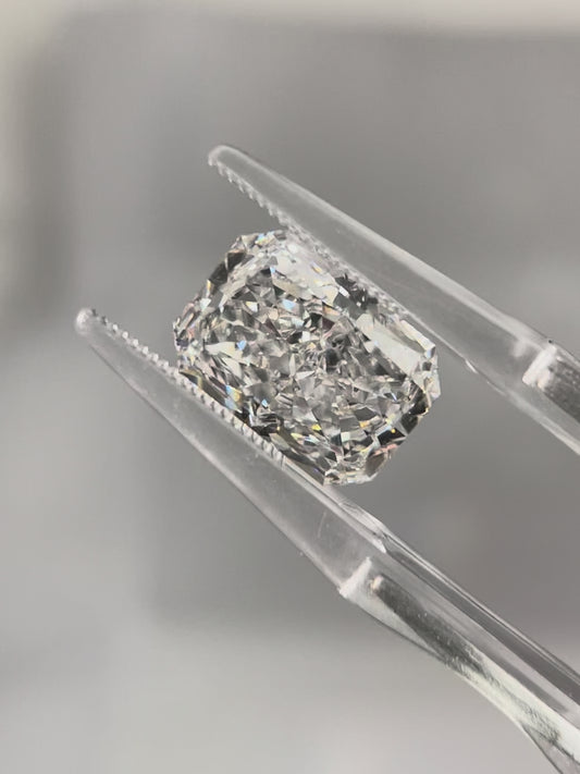5.33ct Radiant Lab Grown Diamond (E, VVS2, EX/EX/EX)