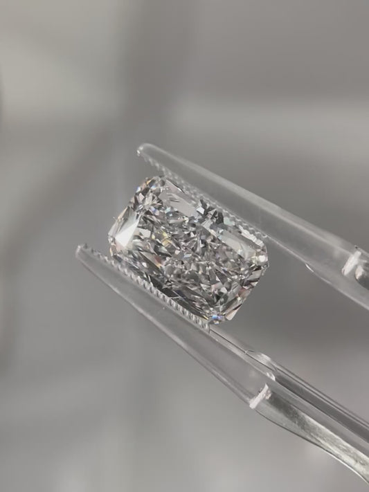 4.26ct Radiant Lab Grown Diamond (F, VS1, EX/EX/EX)