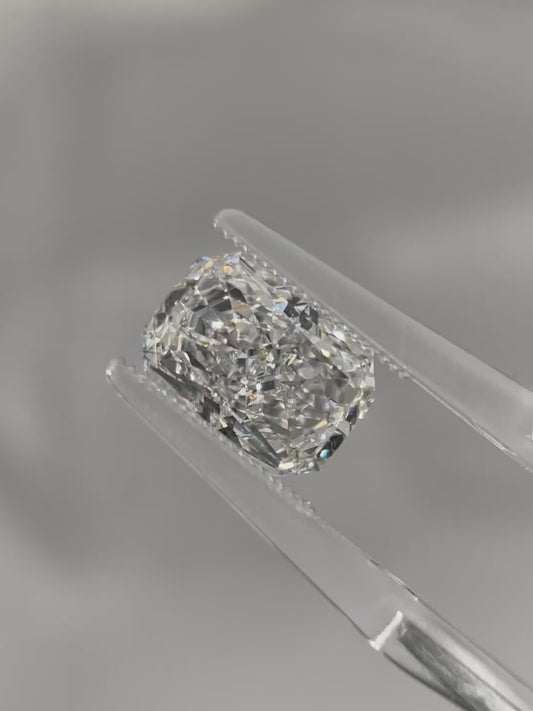 3.57ct Radiant Lab Grown Diamond (E, VVS2, EX/EX/EX)