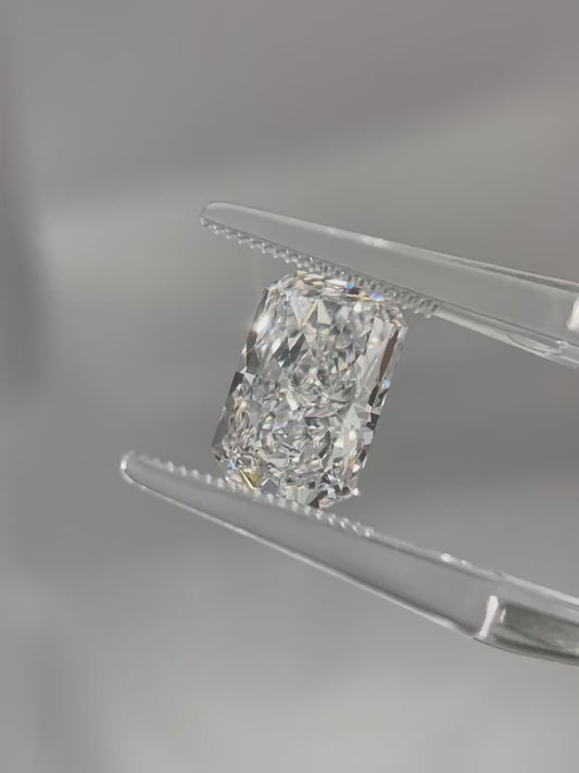 3.23ct Radiant Lab Grown Diamond (E, VS1, EX/EX/EX)