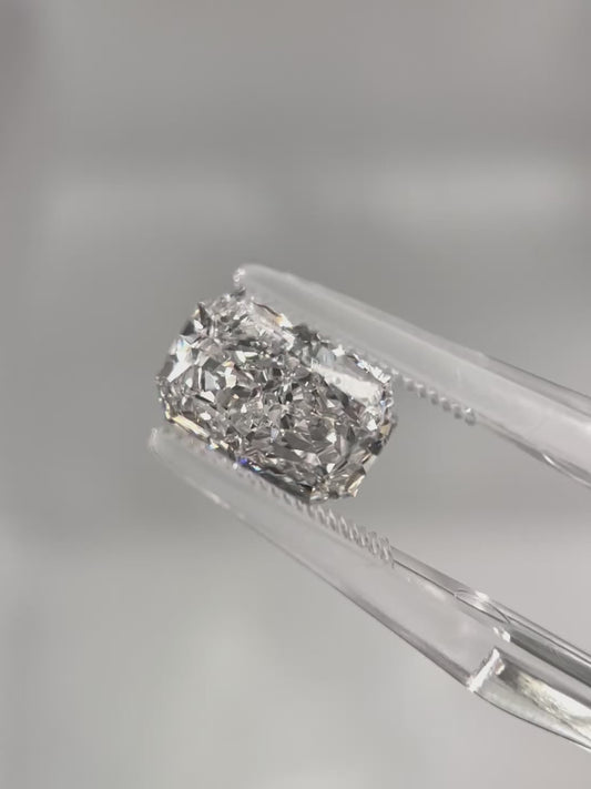 2.72ct Radiant Lab Grown Diamond (E, VVS2, EX/EX/EX)