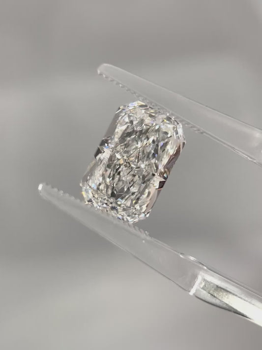 3.65ct Radiant Lab Grown Diamond (E, VS1, EX/EX/EX)